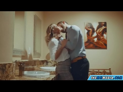 ❤️ Rehefa mamitaka anao ao amin'ny trano fidiovana ho an'ny besinimaro ny blonde be busty ❤️❌ Anal vidéo amin'ny mg.nastypornpics-com.ru ❤